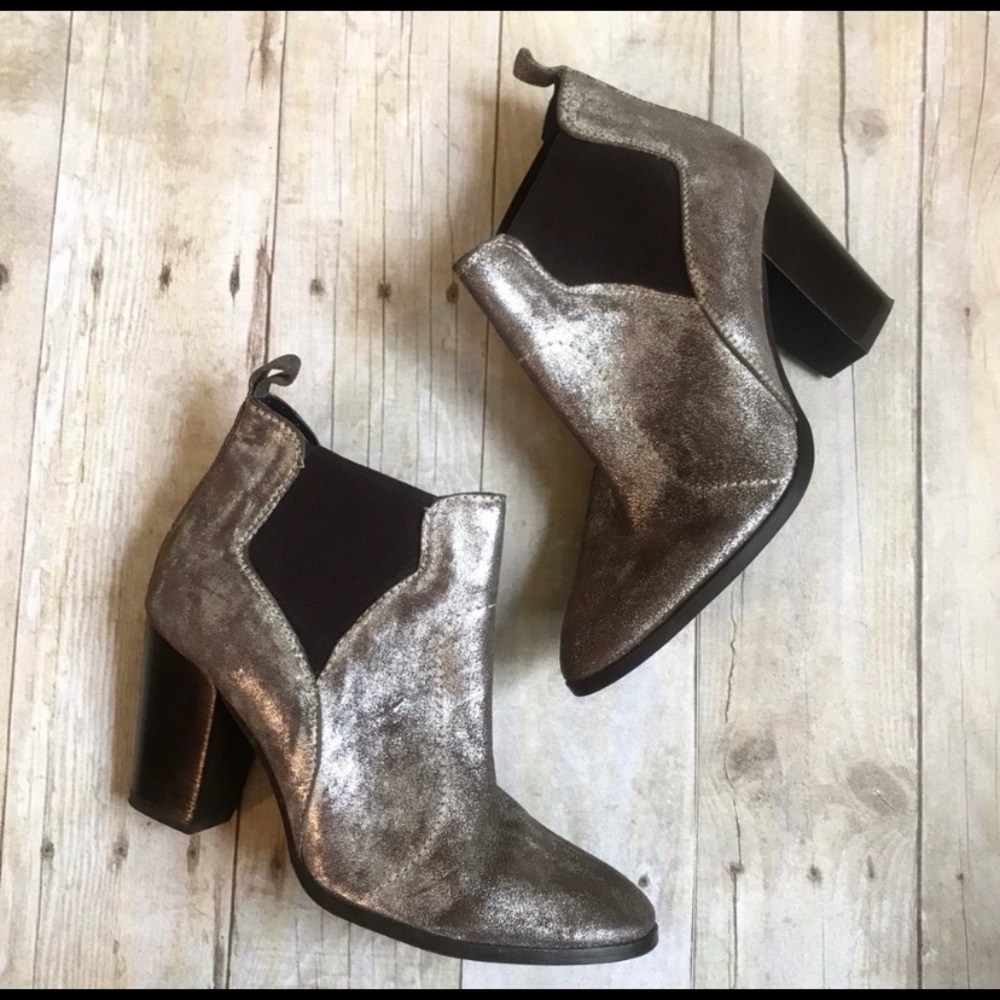 Seychelles Silver Distressed Heeled Ankle Boots